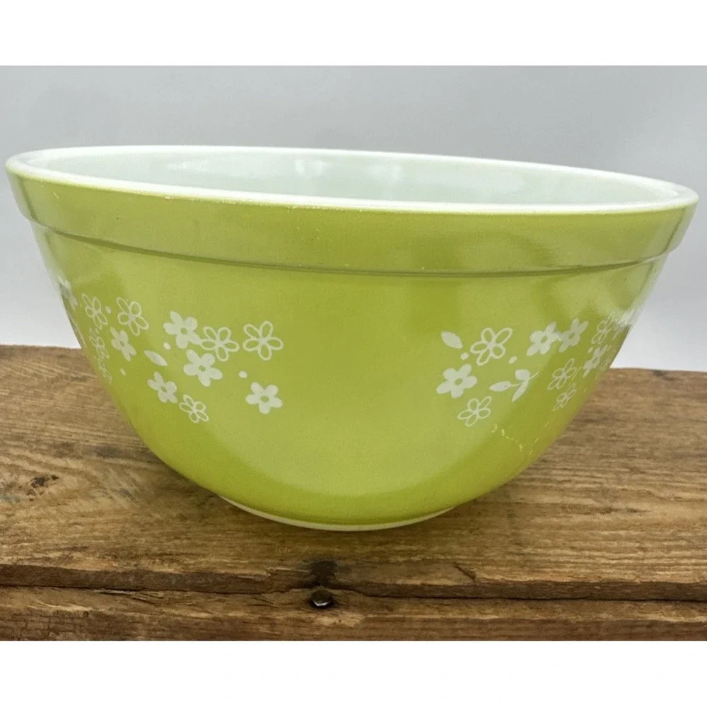 Vintage Pyrex 402 Spring Blossom Crazy Daisy Lime Green Mixing Bowl, 1 1/2 Quart